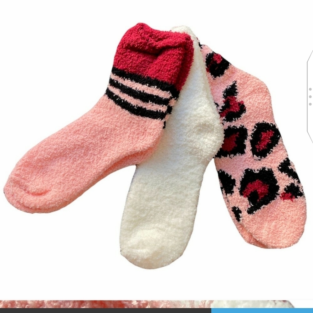 🆕Betsey Johnson Cozy Plush Crew Socks - 3 PACK - Picture 2 of 7